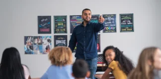 The role of explicit teaching and knowledge teacher pointing in classroom