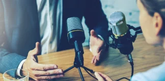 The unexpected pedagogue: six lessons on language teaching people on a podcast with microphones